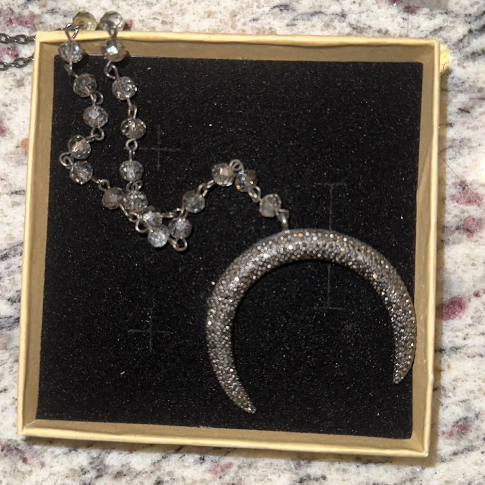 Statement necklace hook - Picture 1 of 2